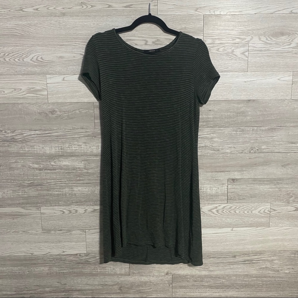 🦋3/$15🦋 Forever 21 Striped Green Casual Dress